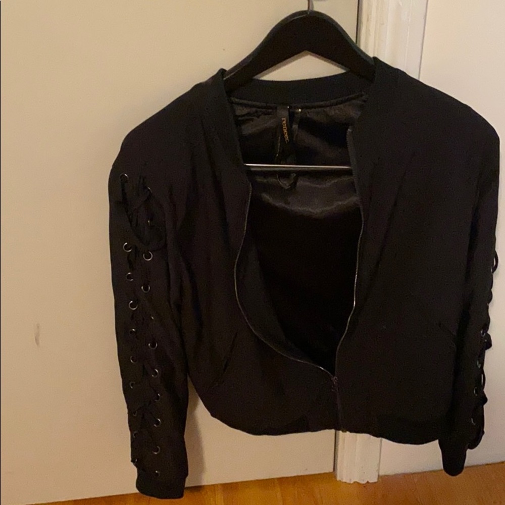 Black jacket 2 pockets